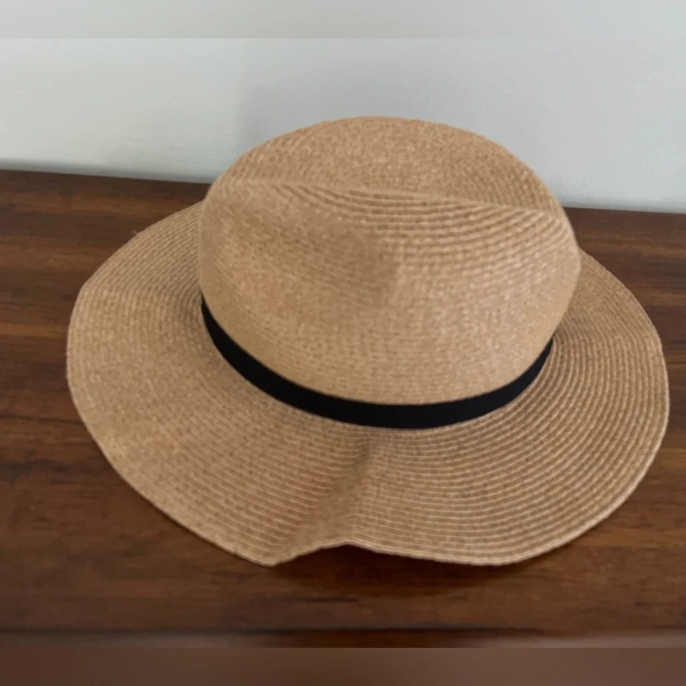 Banana Republic Fedora Beach Hat Sun Hat NWOT‎